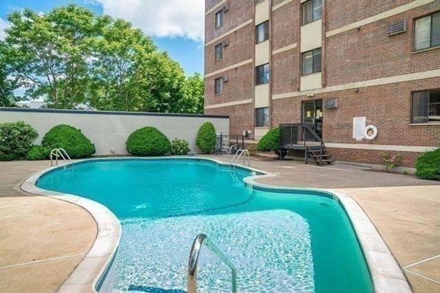 10 Williams St 45, Watertown, MA 02472