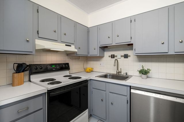 10 Williams St 45, Watertown, MA 02472