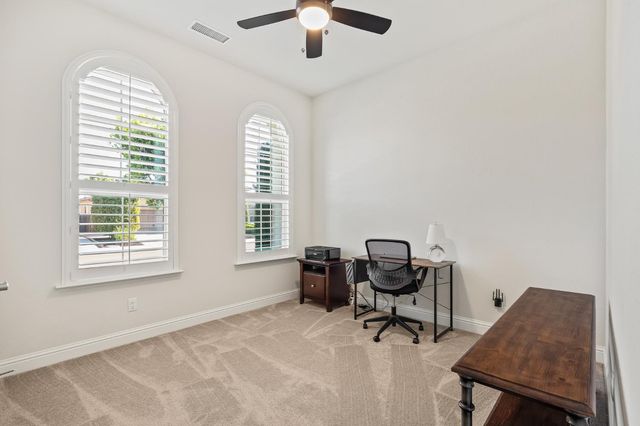 6635 W Kadota Avenue, Fresno, CA 93723