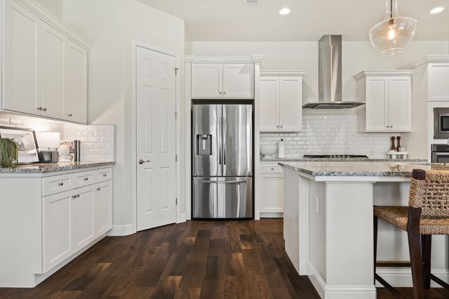 6635 W Kadota Avenue, Fresno, CA 93723