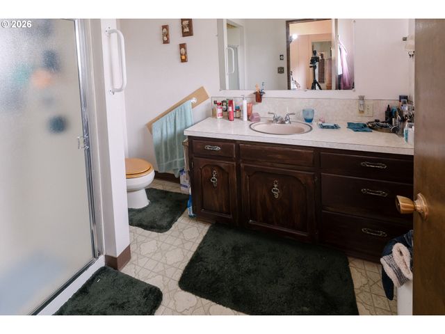 2833 Ne 89TH Ave, Portland, OR 97035