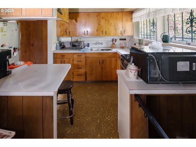 2833 Ne 89TH Ave, Portland, OR 97035