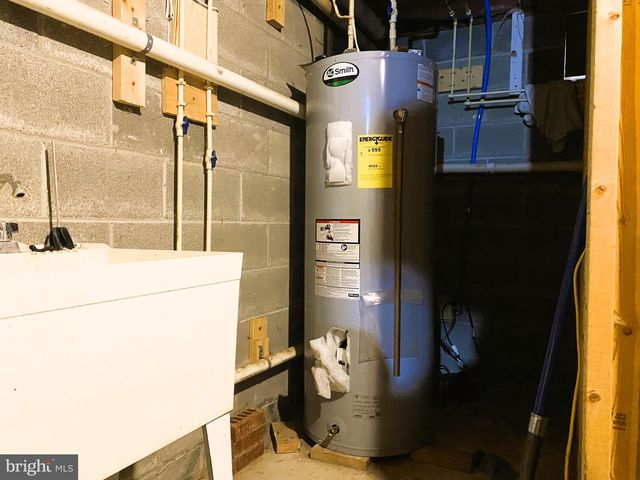 14104 LOUISE DR SW, Cresaptown, MD 21502