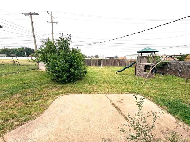2919 NW Euclid Ave, Lawton, OK 73538