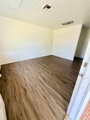 2919 NW Euclid Ave, Lawton, OK 73538