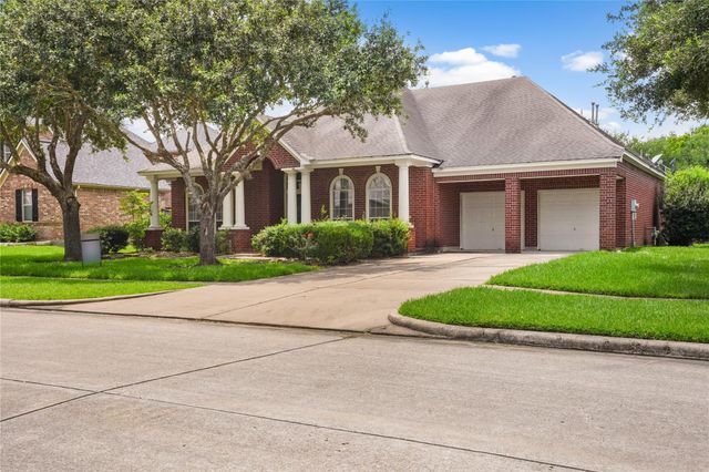 2227 Greenhaven Drive, Sugar Land, TX 77479