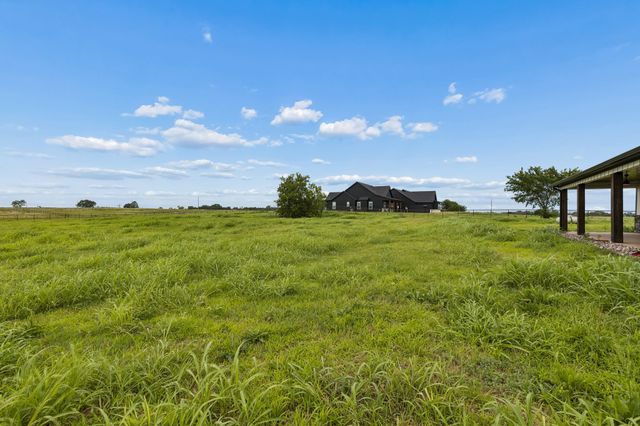 835 Club Lake Road, Whitesboro, TX 76273
