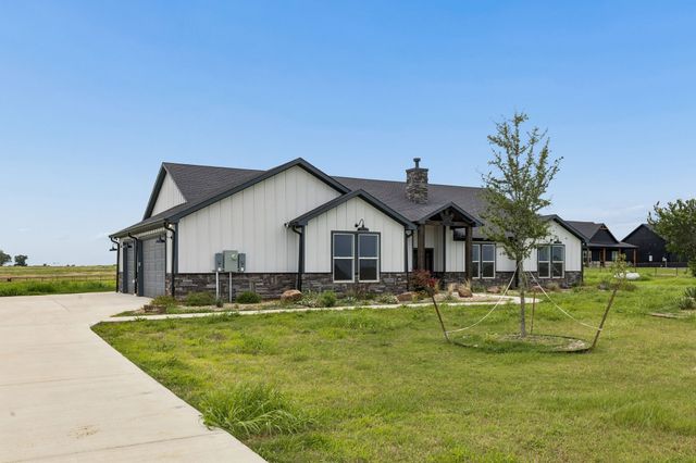 835 Club Lake Road, Whitesboro, TX 76273