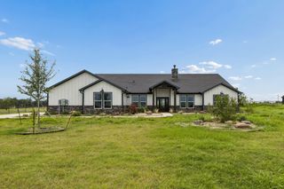 835 Club Lake Road, Whitesboro, TX 76273