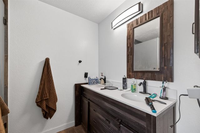 606 Oak Hill Drive, Kemah, TX 77565