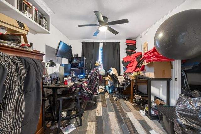 606 Oak Hill Drive, Kemah, TX 77565