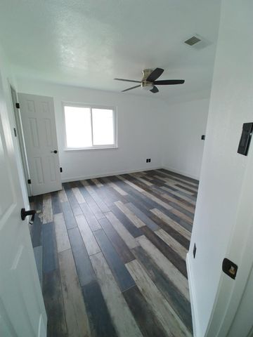606 Oak Hill Drive, Kemah, TX 77565