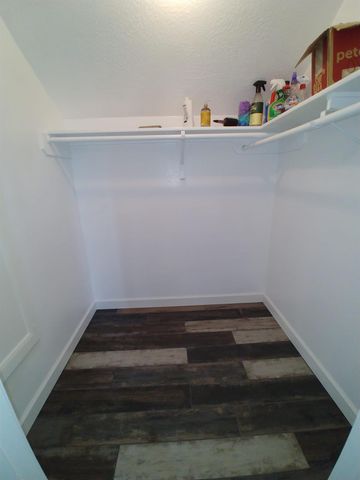 606 Oak Hill Drive, Kemah, TX 77565