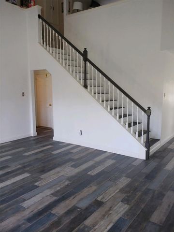 606 Oak Hill Drive, Kemah, TX 77565