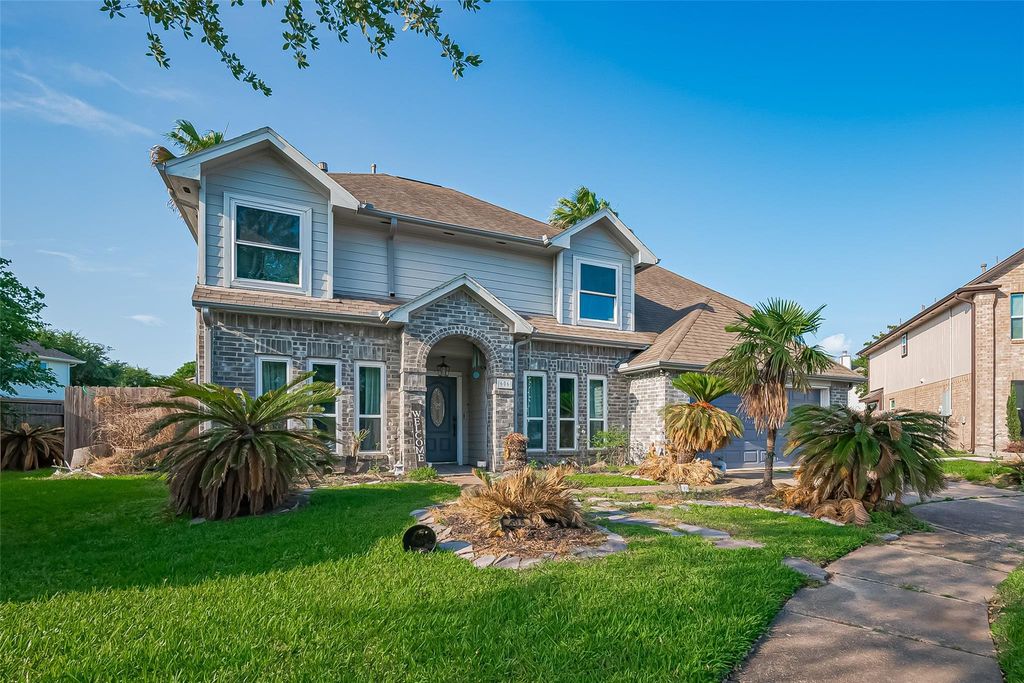 606 Oak Hill Drive, Kemah, TX 77565