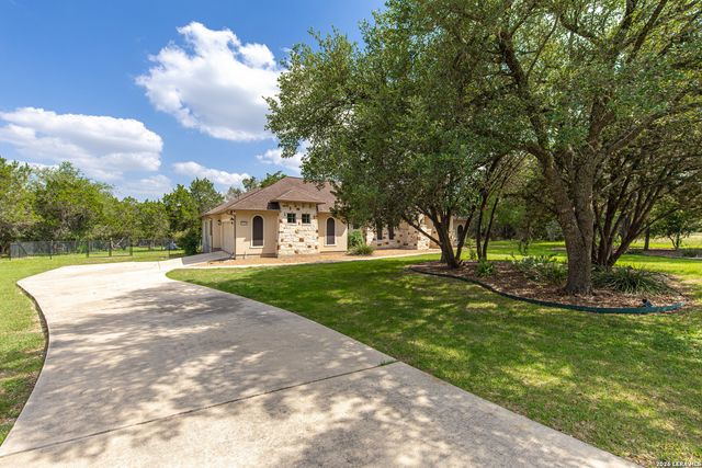 10406 Rinderfarm, New Braunfels, TX 78132