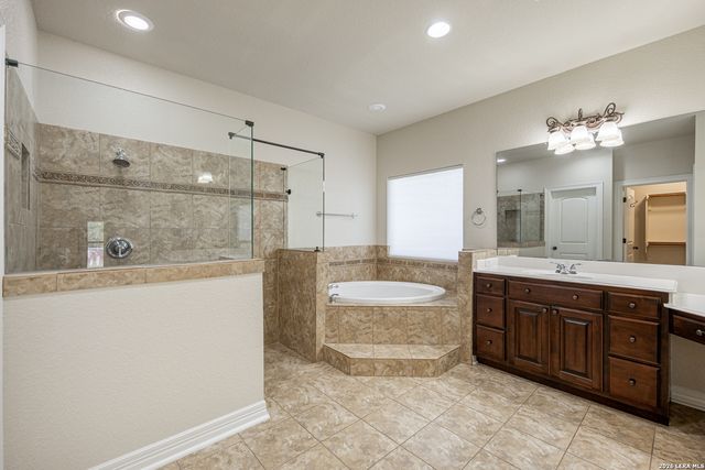 10406 Rinderfarm, New Braunfels, TX 78132
