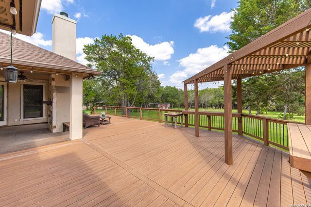 10406 Rinderfarm, New Braunfels, TX 78132