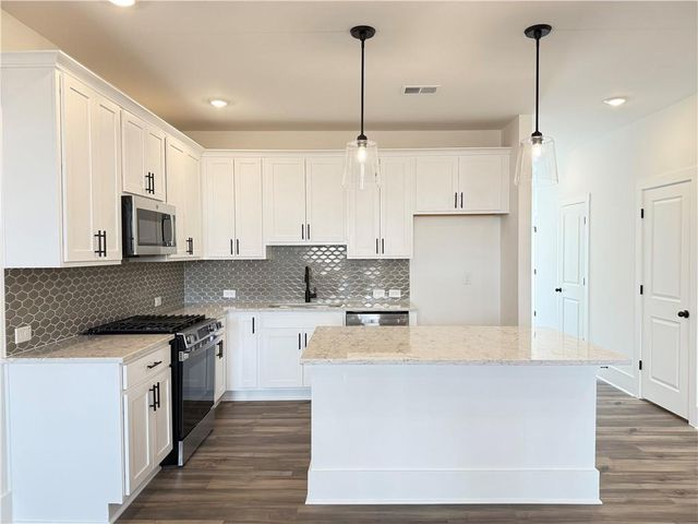 1563 Driggs NW Drive, Atlanta, GA 30318