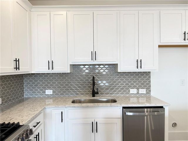 1563 Driggs NW Drive, Atlanta, GA 30318