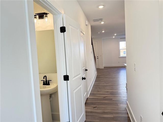 1563 Driggs NW Drive, Atlanta, GA 30318