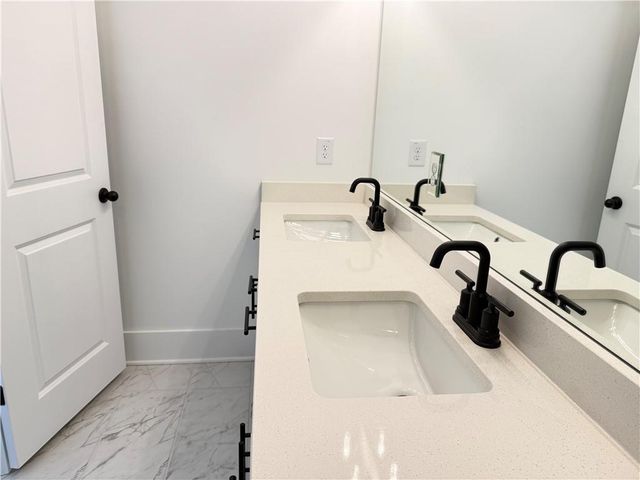 1563 Driggs NW Drive, Atlanta, GA 30318