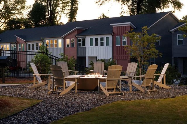 1563 Driggs NW Drive, Atlanta, GA 30318