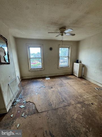 4656 LESHER ST, Philadelphia, PA 19124