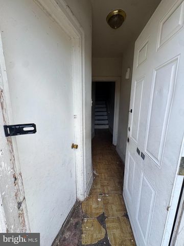 4656 LESHER ST, Philadelphia, PA 19124