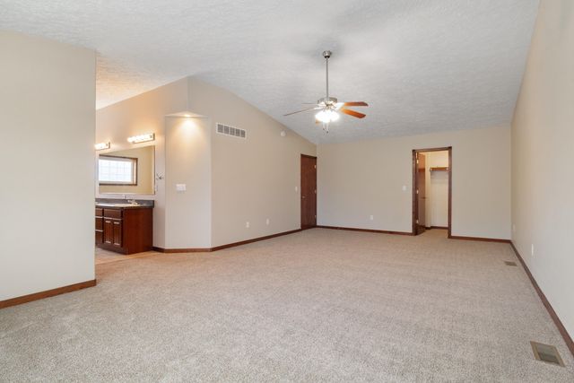 7800 Eider Avenue, Hobart, IN 46342