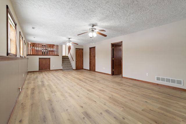 7800 Eider Avenue, Hobart, IN 46342