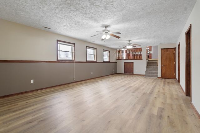 7800 Eider Avenue, Hobart, IN 46342