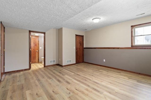 7800 Eider Avenue, Hobart, IN 46342