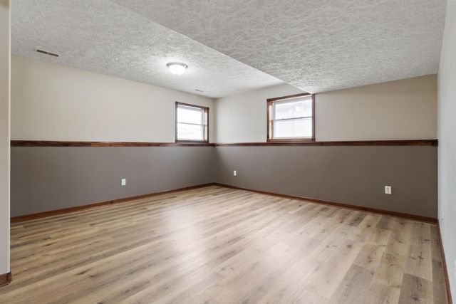 7800 Eider Avenue, Hobart, IN 46342