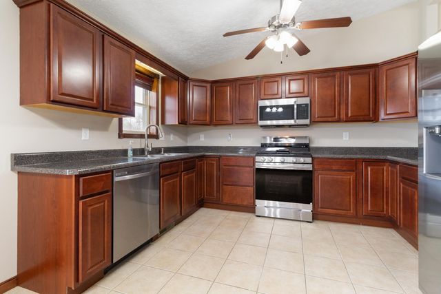 7800 Eider Avenue, Hobart, IN 46342