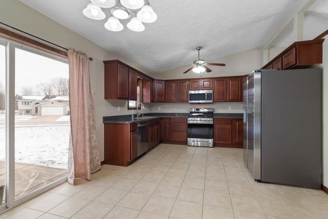 7800 Eider Avenue, Hobart, IN 46342