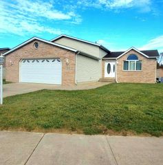 7800 Eider Avenue, Hobart, IN 46342