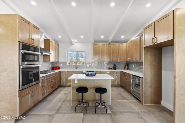 5240 E River House Road, Tucson, AZ 85718