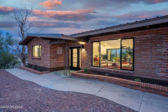 5240 E River House Road, Tucson, AZ 85718