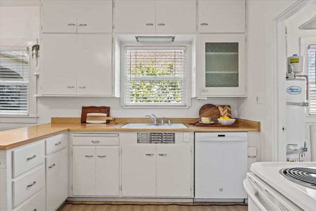 1527 47th St, Sacramento, CA 95819