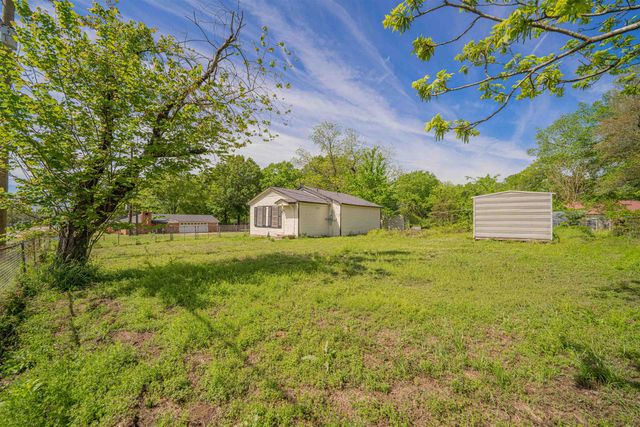 160 N Hearne, Waskom, TX 75692