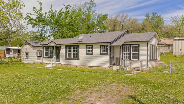 160 N Hearne, Waskom, TX 75692