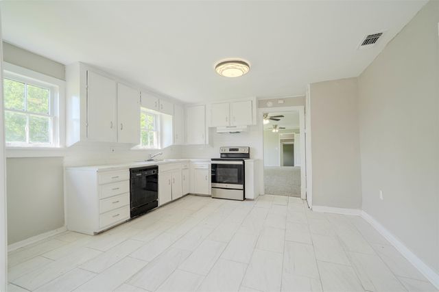 160 N Hearne, Waskom, TX 75692