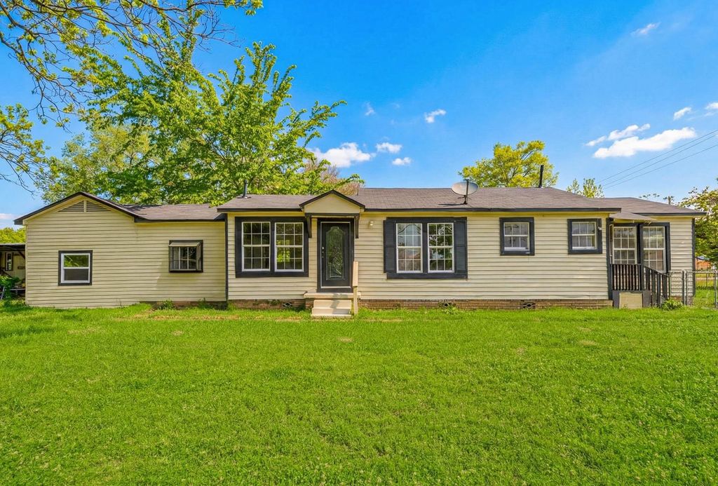 160 N Hearne, Waskom, TX 75692