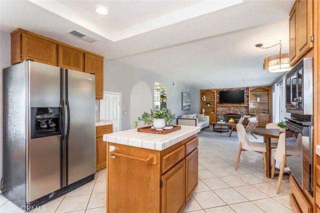 29033 Shadow Valley Lane, Saugus, CA 91390