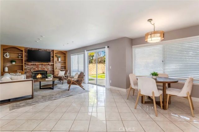 29033 Shadow Valley Lane, Saugus, CA 91390