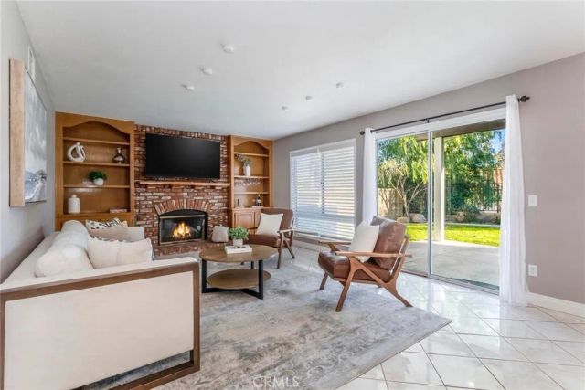 29033 Shadow Valley Lane, Saugus, CA 91390