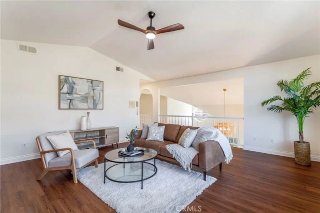 29033 Shadow Valley Lane, Saugus, CA 91390