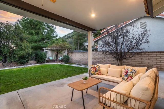 29033 Shadow Valley Lane, Saugus, CA 91390