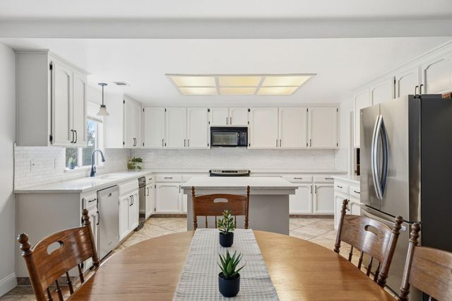 830 Argonaut Dr, Jackson, CA 95642